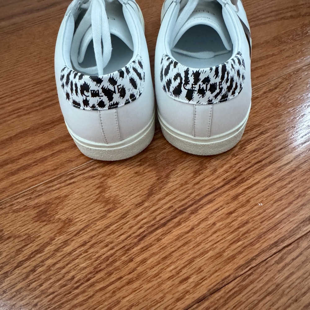 Celine White Leather Sneakers. Size 38. Pristine condition. - Picture 6 of 7